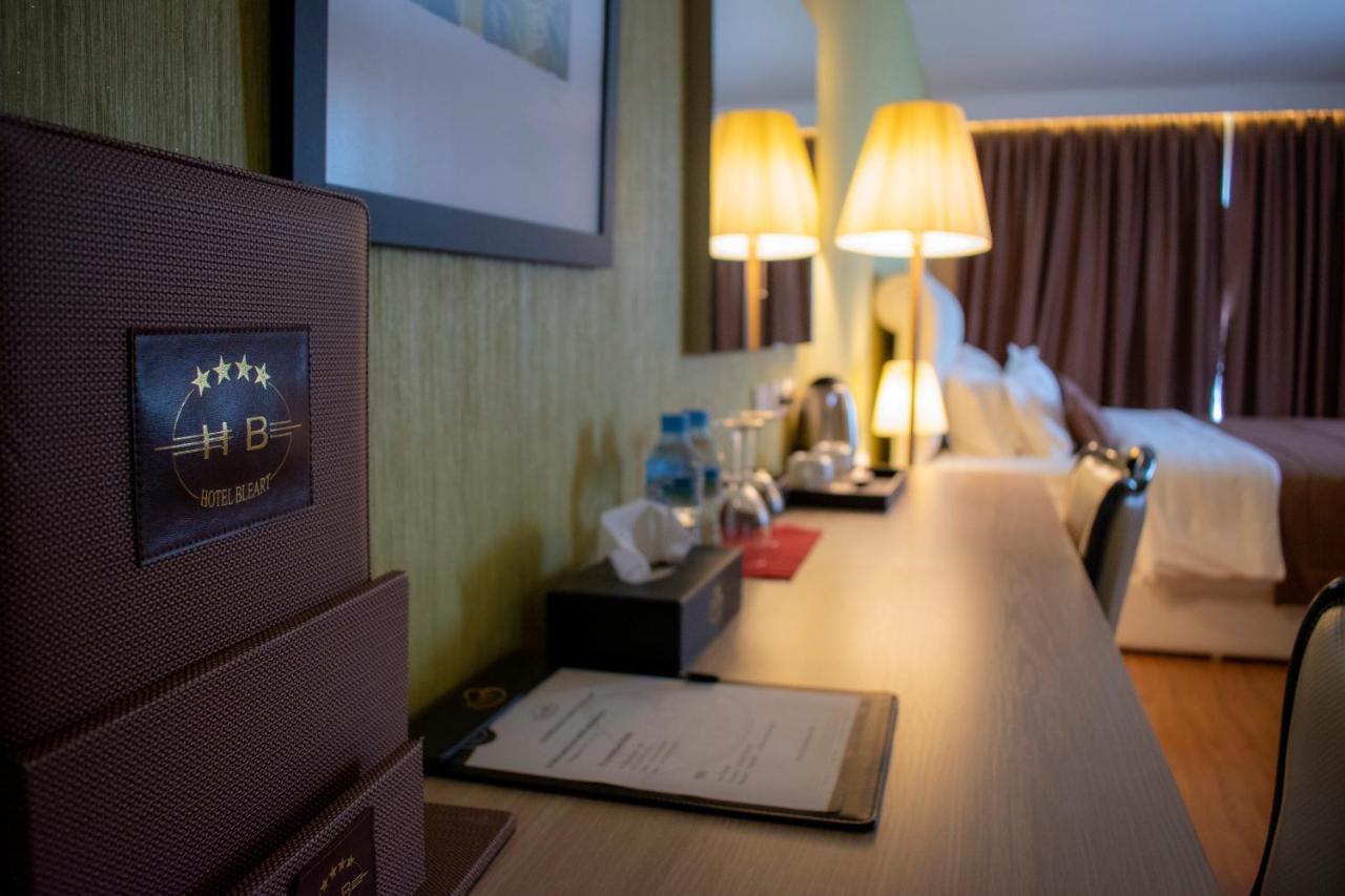 Hotel Bleart Shkallnur ภายนอก รูปภาพ