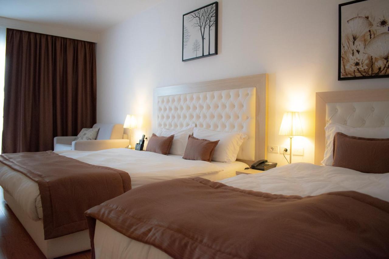 Hotel Bleart Shkallnur ภายนอก รูปภาพ