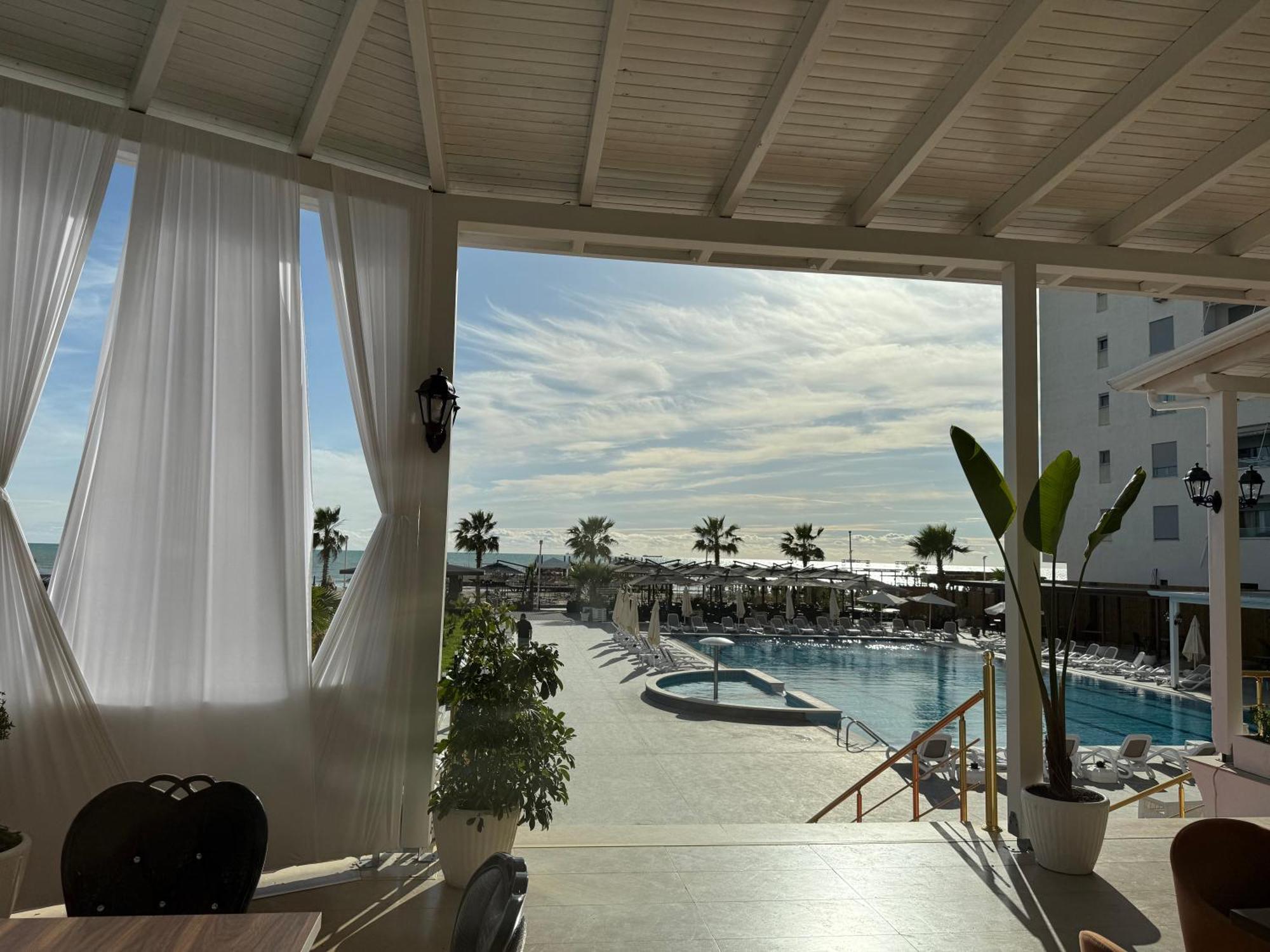 Hotel Bleart Shkallnur ภายนอก รูปภาพ